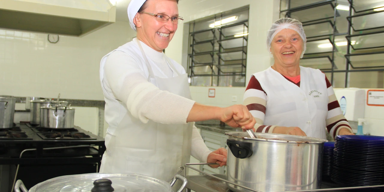 Prefeitura convoca 167 serventes escolares em PG