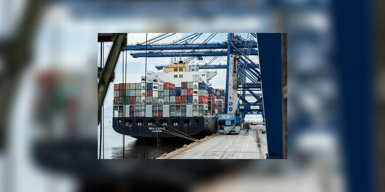 Porto de Paranaguá tem recorde de movimentação de contêineres
