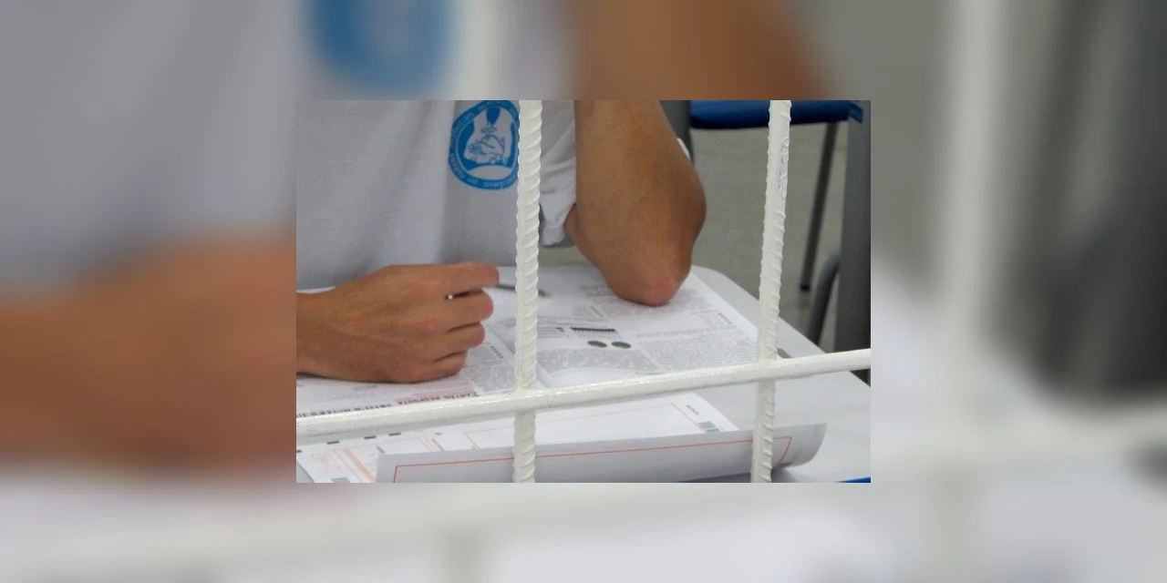 Mais de 100 presos do Paraná irão cursar universidade