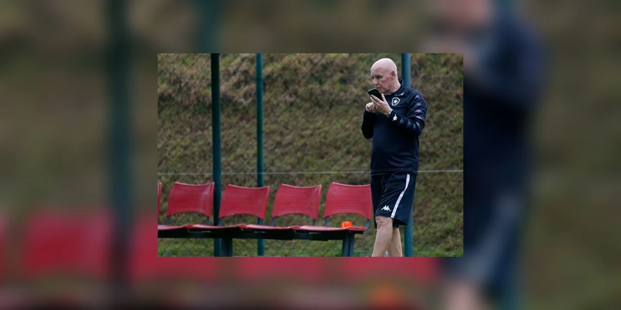 Técnico Valdir Espinosa morre aos 72 anos após cirurgia no intestino