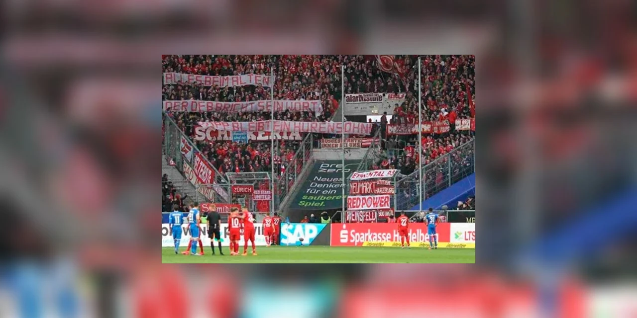 Jogo do Campeonato Alemão é interrompido após torcida protestar contra dirigente de clube