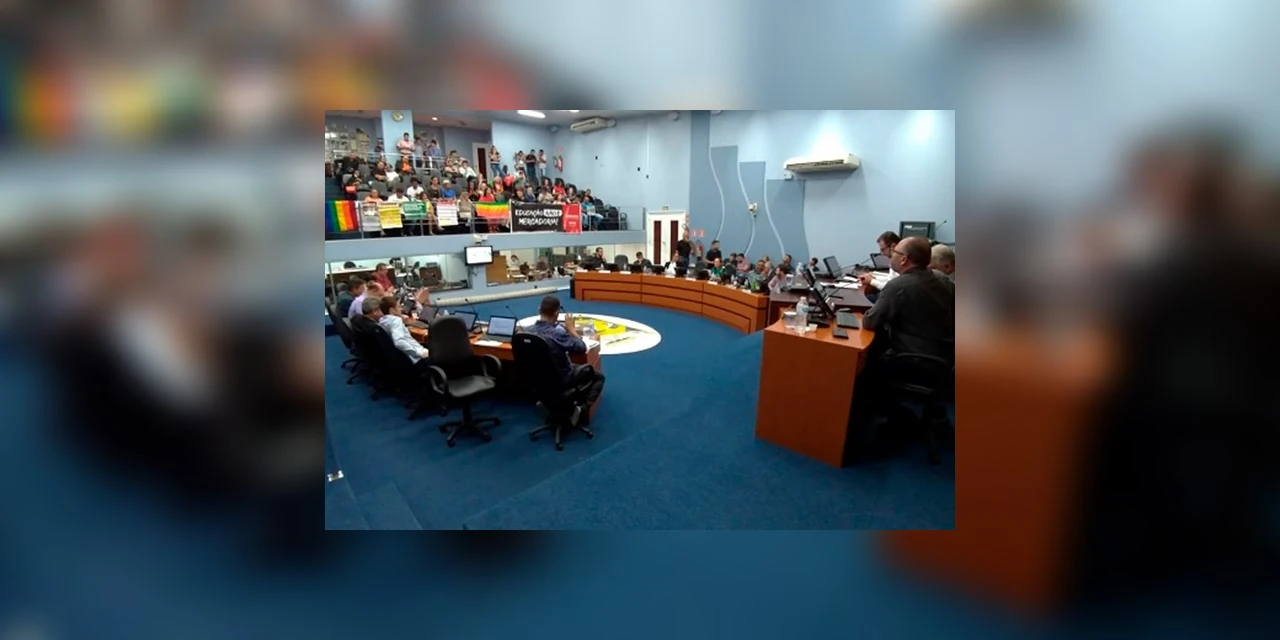 Ao vivo: Câmara Municipal vota projeto que proíbe 'ideologia de gênero' nas escolas de PG