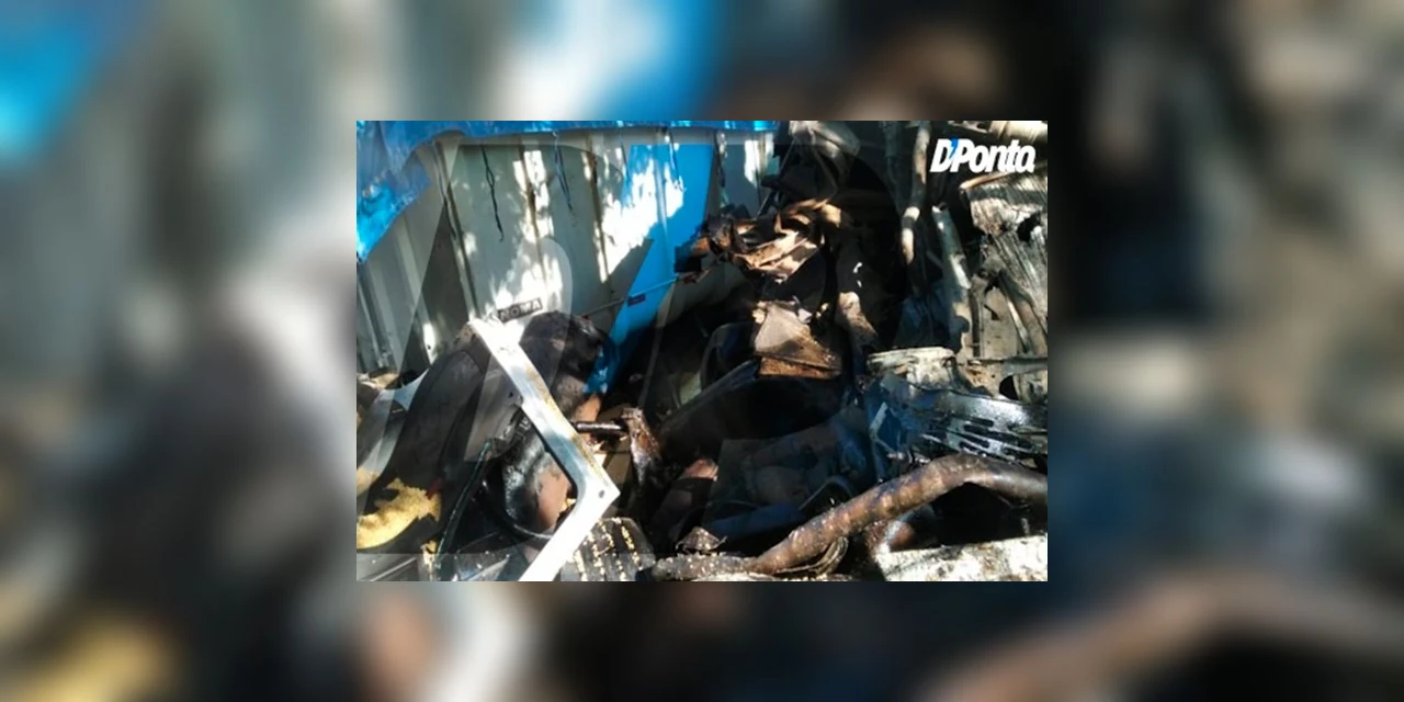 Vídeo: Acidente entre dois caminhões e um carro deixa vítima inconsciente no Guaragi