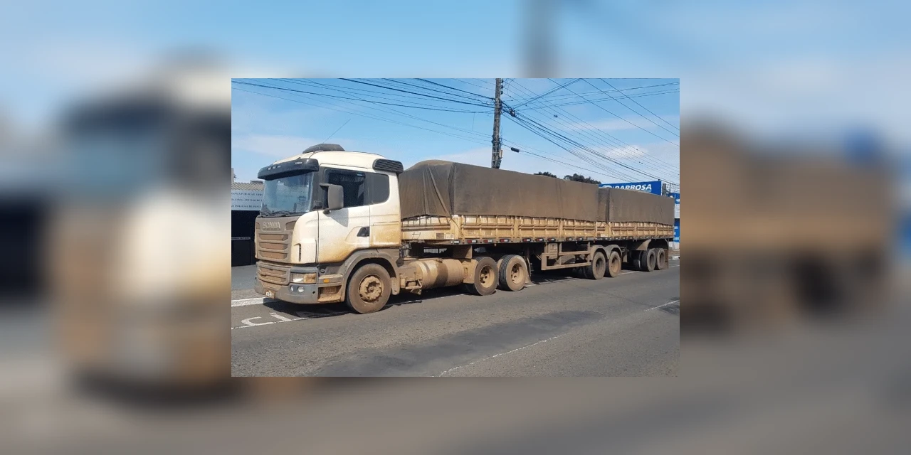 Caminhão roubado na região norte do estado é abandonado em Ponta Grossa