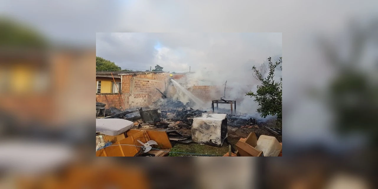 Vídeo: Incêndio na Vila Nadal pode ter sido causado por parceira de morador