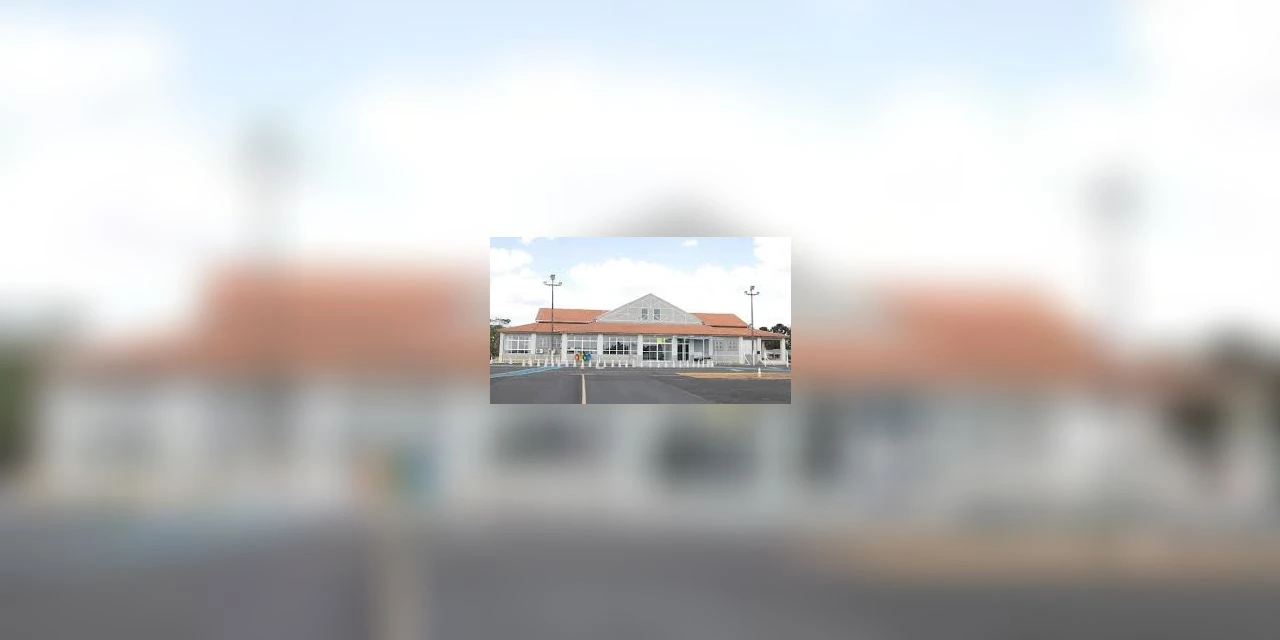 Avião choca-se com aves durante taxiamento no Aeroporto Sant'Ana e fica impossibilitado de voar