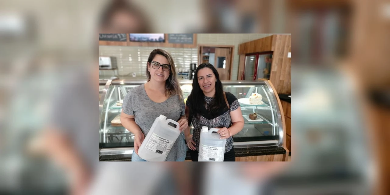 Ao Vivo: Confeitaria Balduíno faz doação de álcool gel para os ponta-grossenses