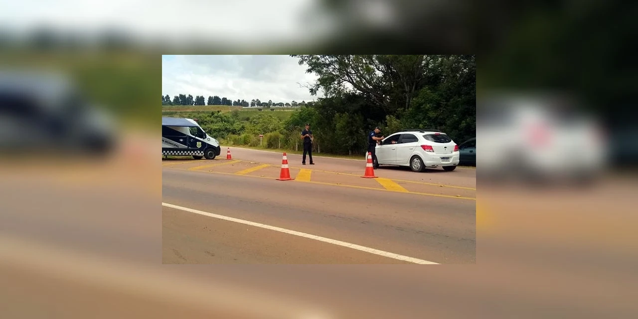 Guarda Municipal faz barreiras em pontos estratégicos para evitar avanço do coronavírus em Ponta Grossa