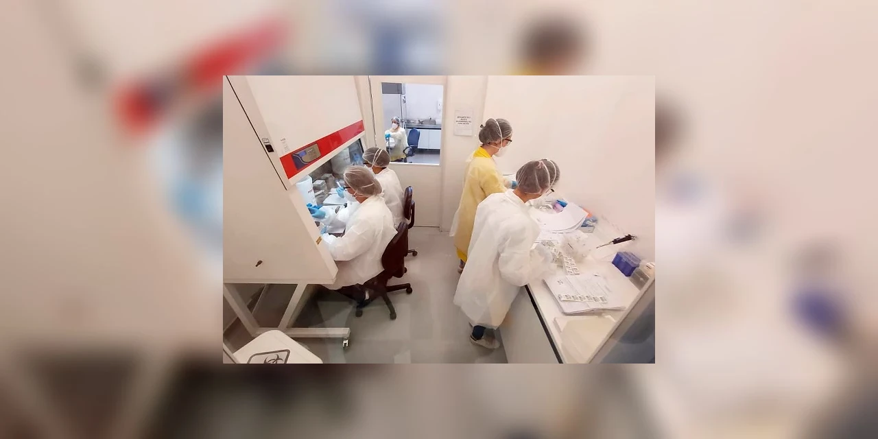 Cerca de 3 mil testes para coronavírus já foram realizados no Lacen-PR; veja como são feitos