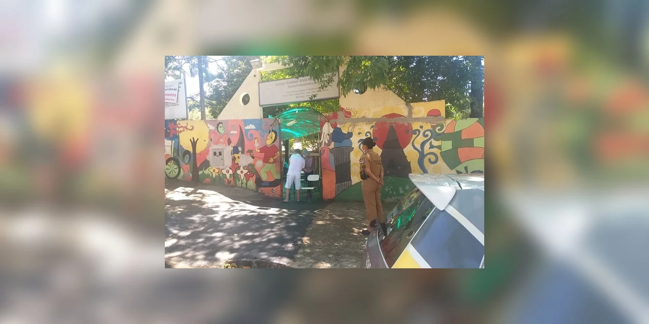 Polícia Militar acompanha a entrega de merendas escolares para famílias no Paraná