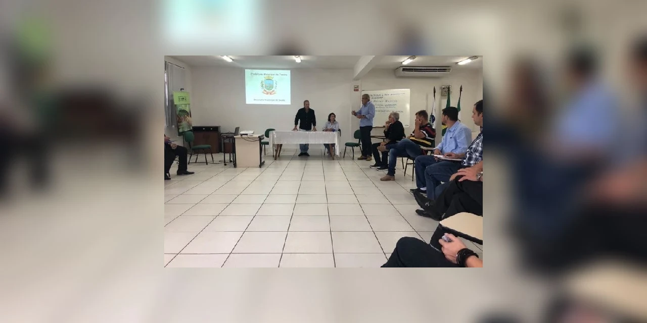 Castro cria comitê de crise para combater a COVID-19