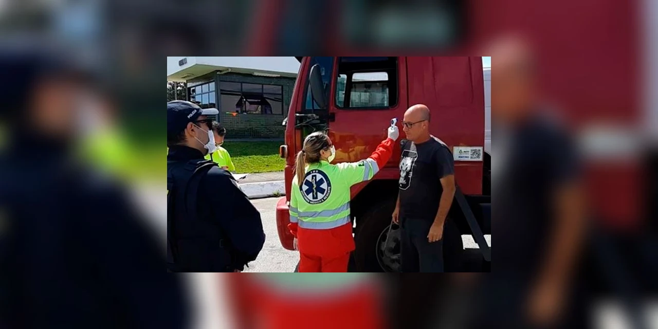 PRF participa de ações em apoio aos caminhoneiros no Paraná