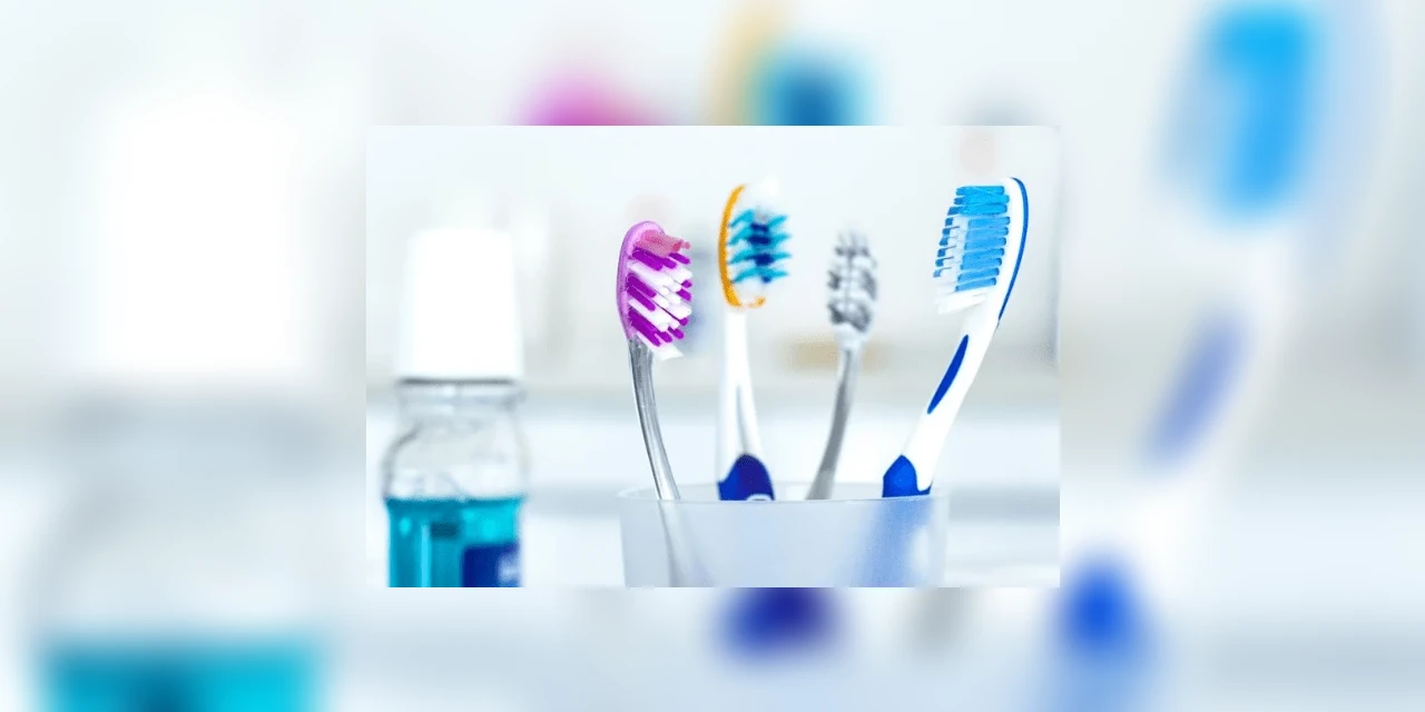 Saúde | Dentista alerta: a escova de dentes deve ser trocada após gripes e resfriados