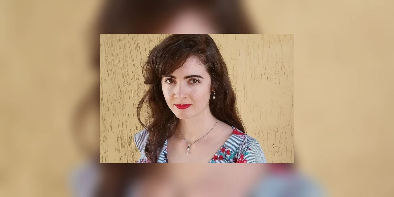 Professora de jornalismo da UniSecal é aprovada em Doutorado sobre Comunicação e Linguagens