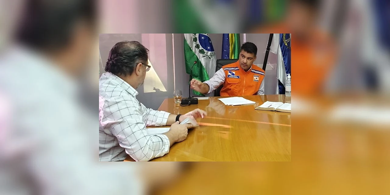 "Colete laranja ridículo": Após críticas, Rangel explica uso de acessório e faz desabafo na web