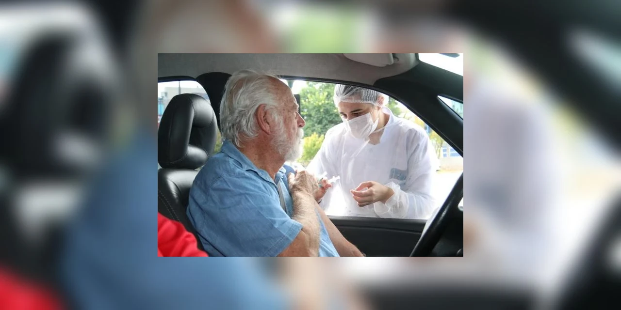 Campanha de vacinação retorna hoje em Ponta Grossa na Feira do Produtor