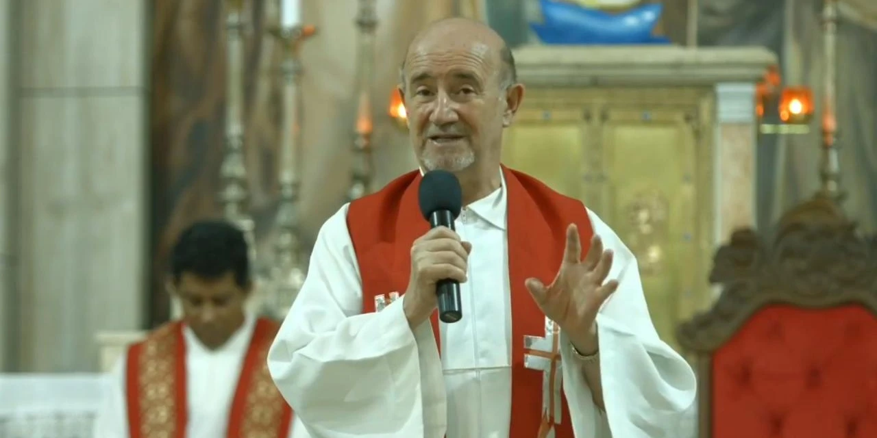 Padre Edvino realiza celebração da sexta-feira santa pela internet; Assista