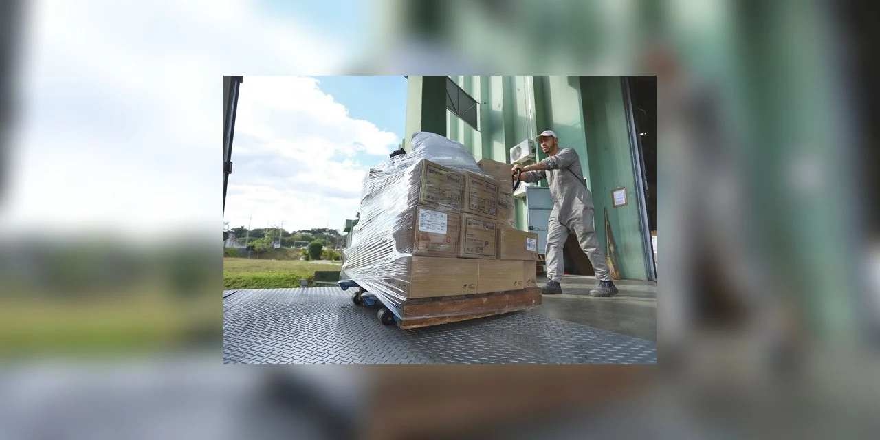 Governo do Estado envia mais de 530 mil EPIs para todas as regiões do Paraná