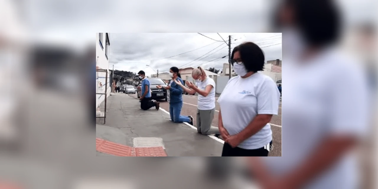 "Quantos sonhos apagados por trás de tudo isso"; vídeo emocionante mostra comerciantes em quarentena em Castro