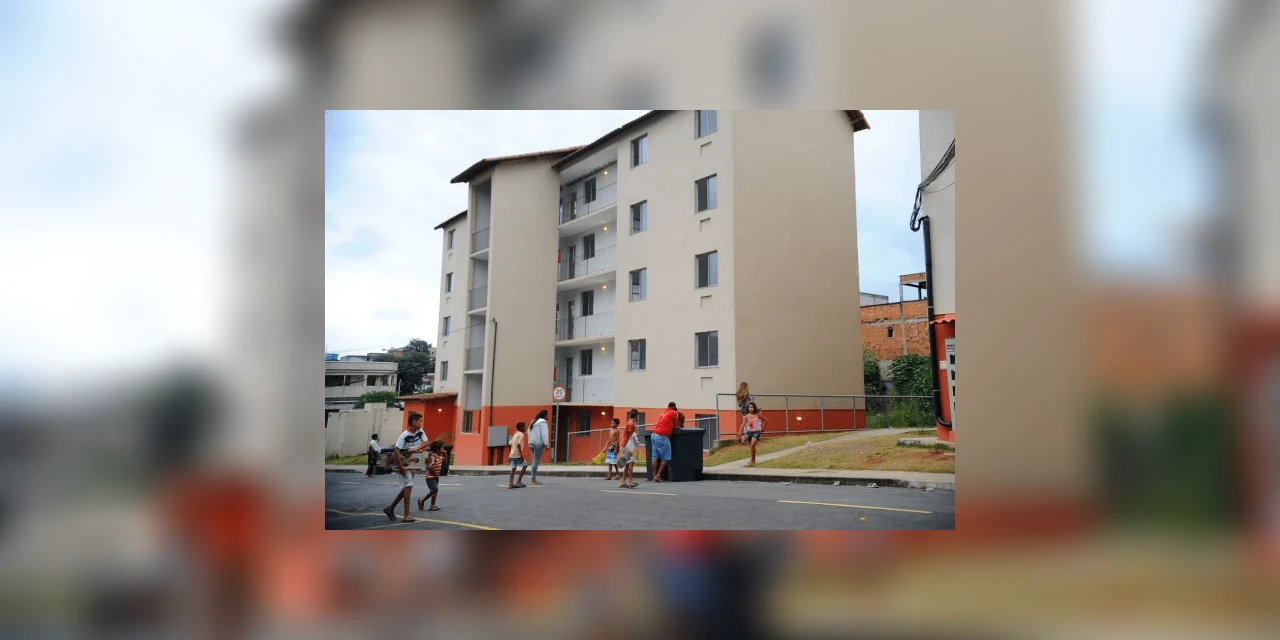 Paraná e mais quatro estados aguardam recursos para retomar obras do programa Minha Casa Minha Vida