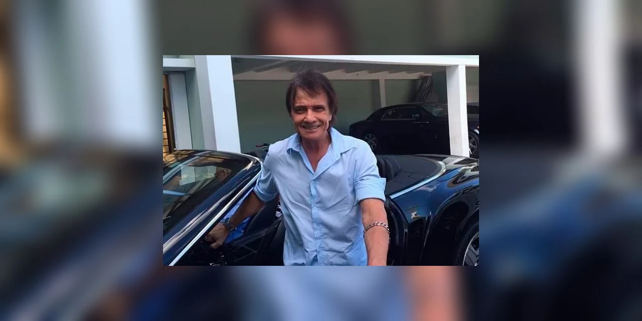 Roberto Carlos faz live neste domingo (19)