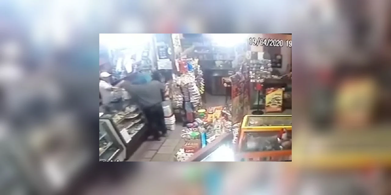Vídeo: Armado com faca, homem assalta  panificadora no Órfãs
