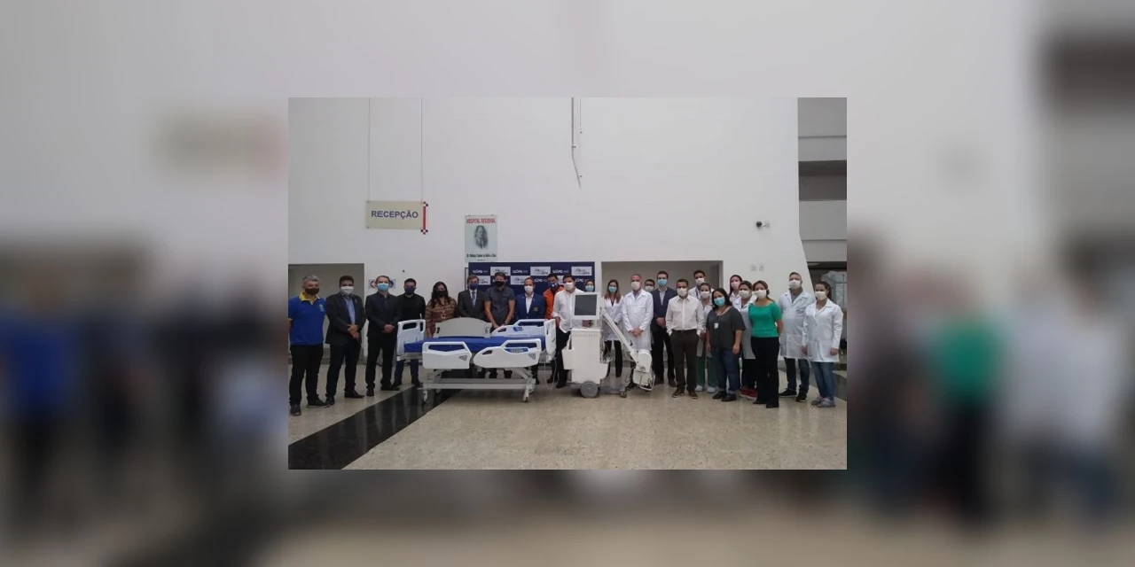 Rotary Clube Lagoa Dourada entrega aparelho de raio-x e camas hospitalares ao HU-UEPG