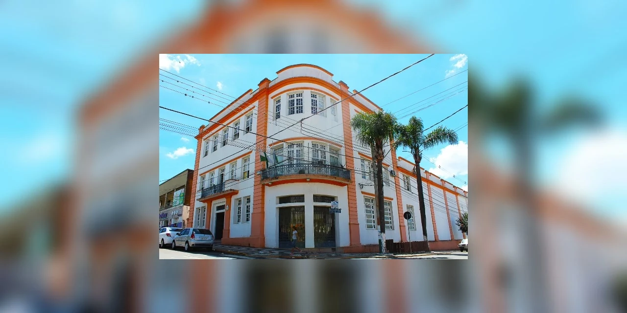 Palmeira autoriza reabertura de bares, restaurantes, academias e escolas de artes ou idiomas