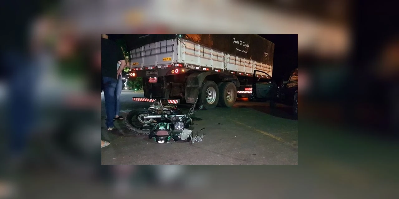 Vídeo: Colisão entre caminhão e moto deixa motociclista ferido em Oficinas