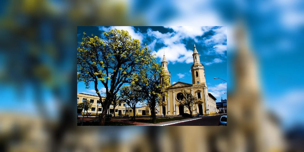 Igrejas, academias, bares e restaurantes reabrem hoje (28) em Castro; veja as regras