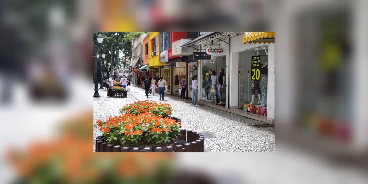 Reabertura de estabelecimentos comerciais no PR será avaliada pela Secretaria da Saúde