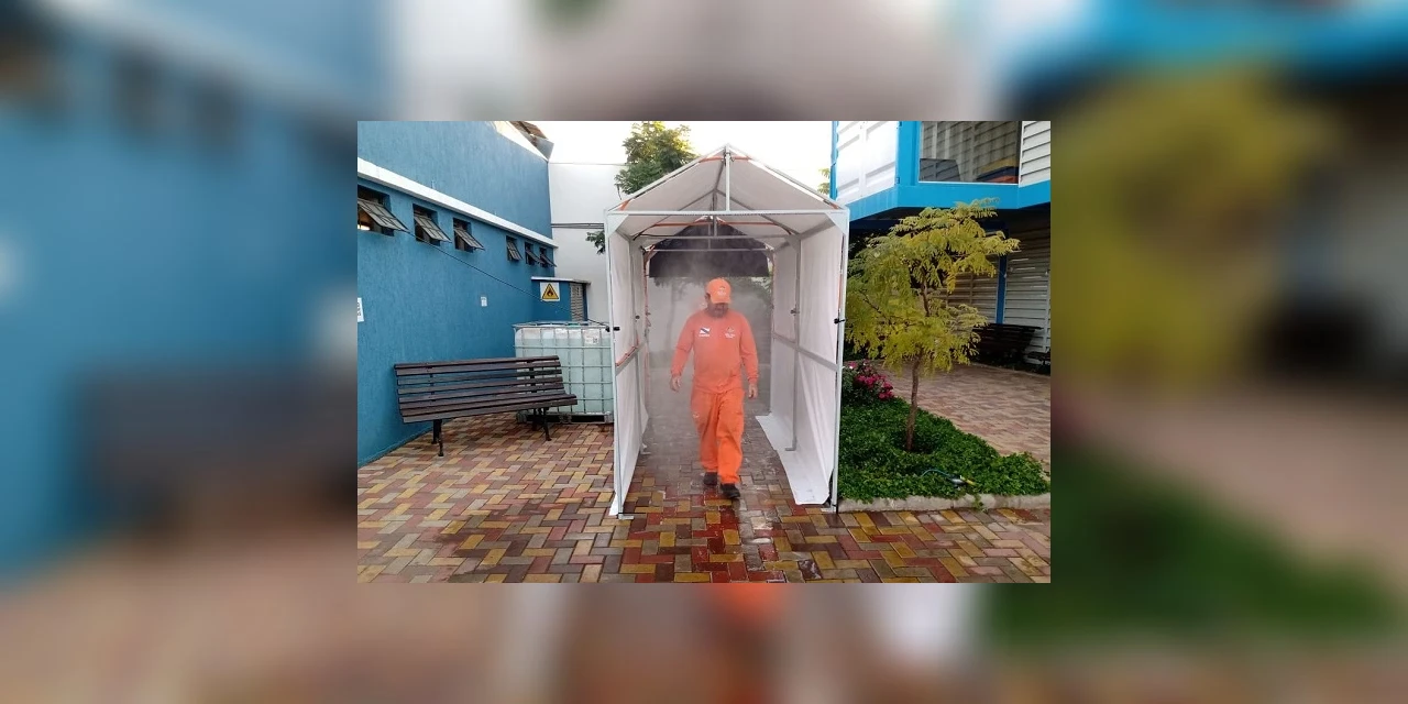 Grupo Philus implanta cabine de desinfecção para colaboradores como medida de segurança contra o coronavírus