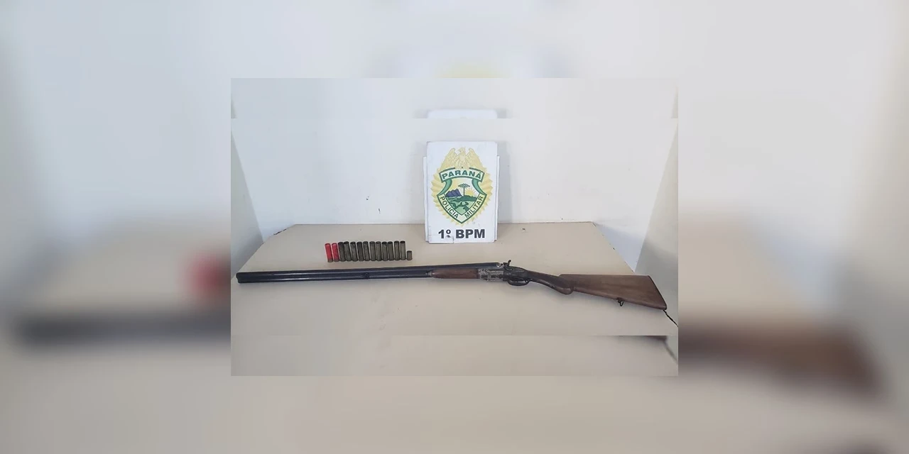 Mulher do bairro Neves entrega arma de fogo do marido após sofrer ameaças