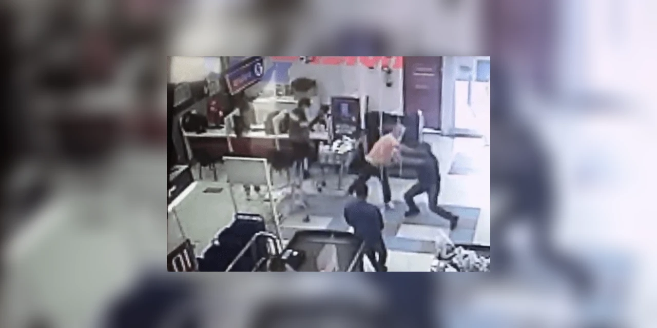 Vigilante que baleou fiscal de loja paga fiança e é liberado; cliente que não usava máscara continua preso