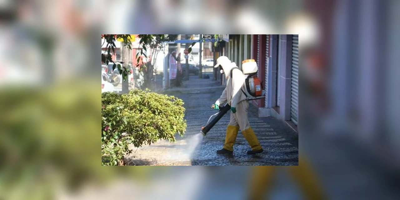 Desinfecção ocorre em diversos locais de Ponta Grossa nesta segunda (4); confira a lista