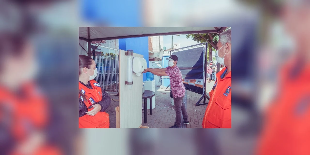Prefeitura de Telêmaco Borba realiza ações em frente à Caixa