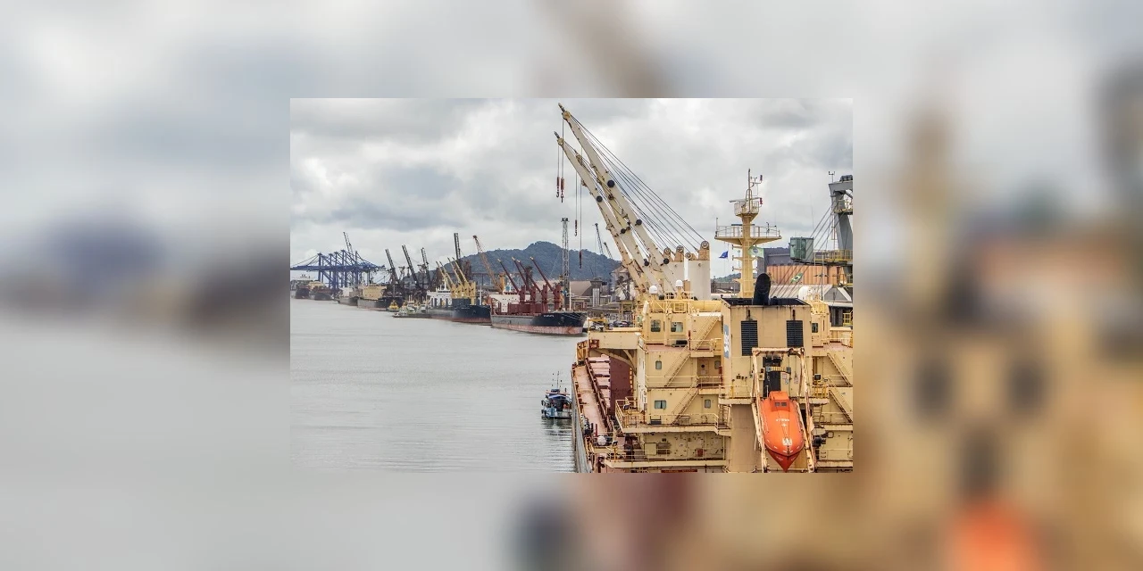 Portos do Paraná movimentam mais de 5,5 milhões de toneladas e batem recorde histórico