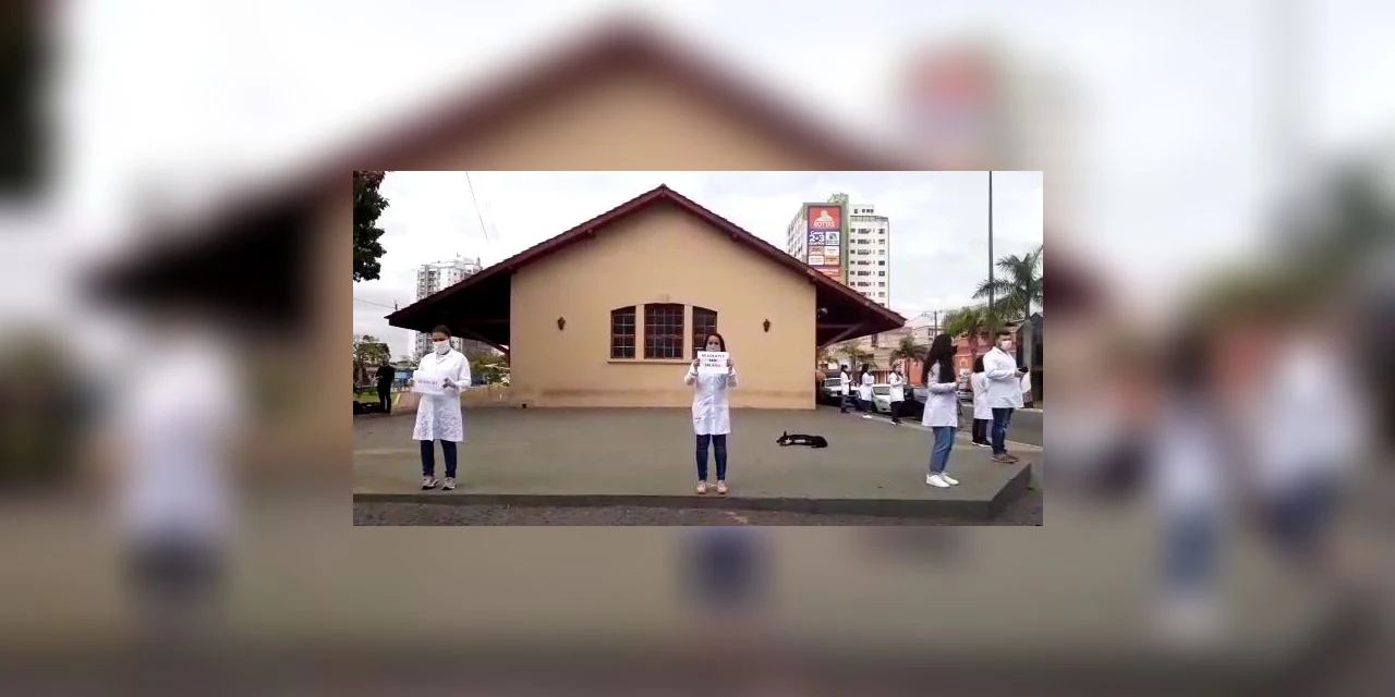 Vídeo | Profissionais da saúde fazem manifesto em PG por atraso de pagamentos do governo federal