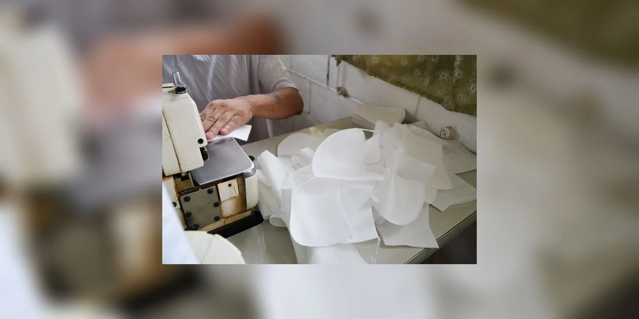 Presidiários do Paraná já produziram mais de 330 mil unidades de itens de proteção contra o Coronavírus