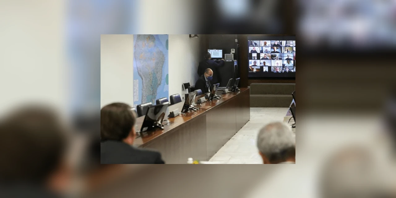 Bolsonaro volta a defender isolamento vertical em reunião virtual com Fiesp e empresários