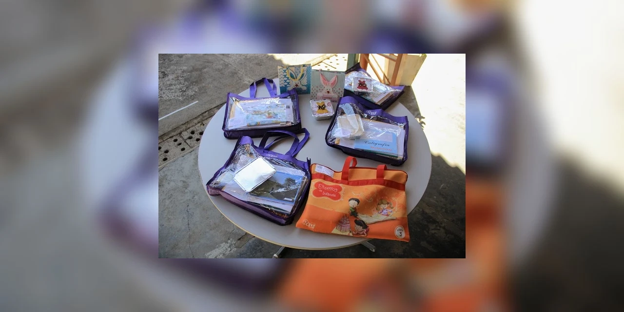 Secretaria Municipal de Educação entrega atividades escolares para os alunos de PG
