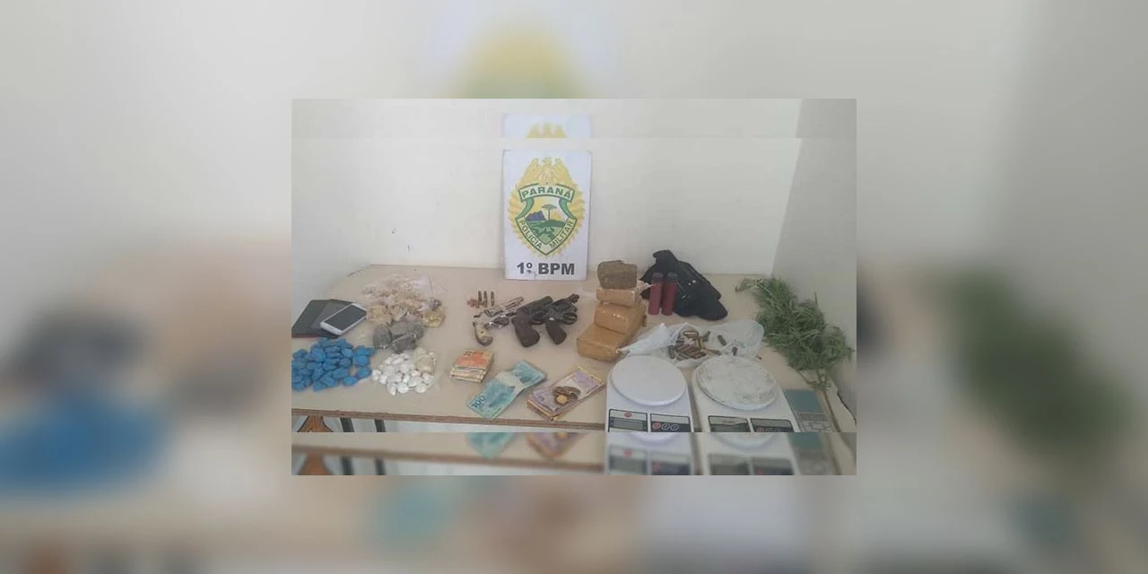 PM prende quatro suspeitos com armas, drogas e munições em distrito de PG