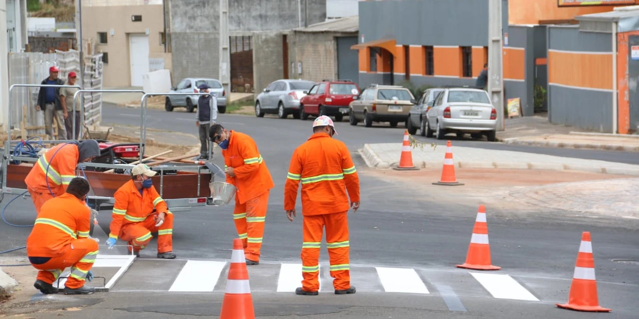 Ruas de Uvaranas recebem nova sinalização e mudam de sentido após as obras