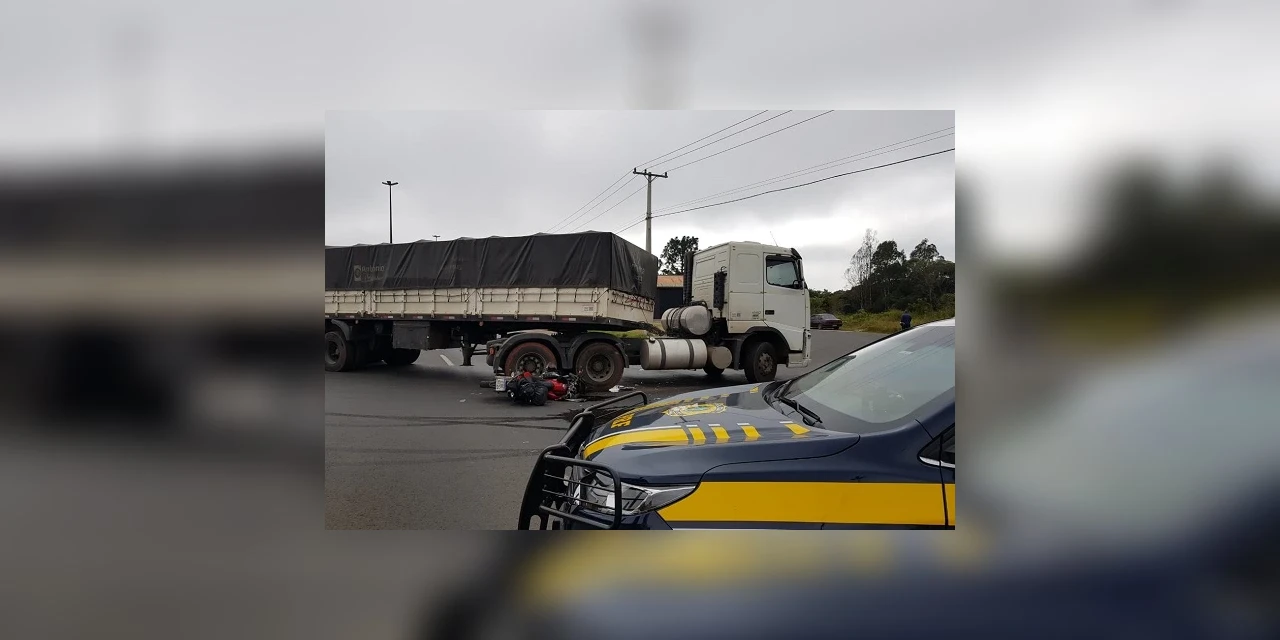 Acidente na Souza Naves deixa motociclista em estado gravíssimo neste sábado (16)