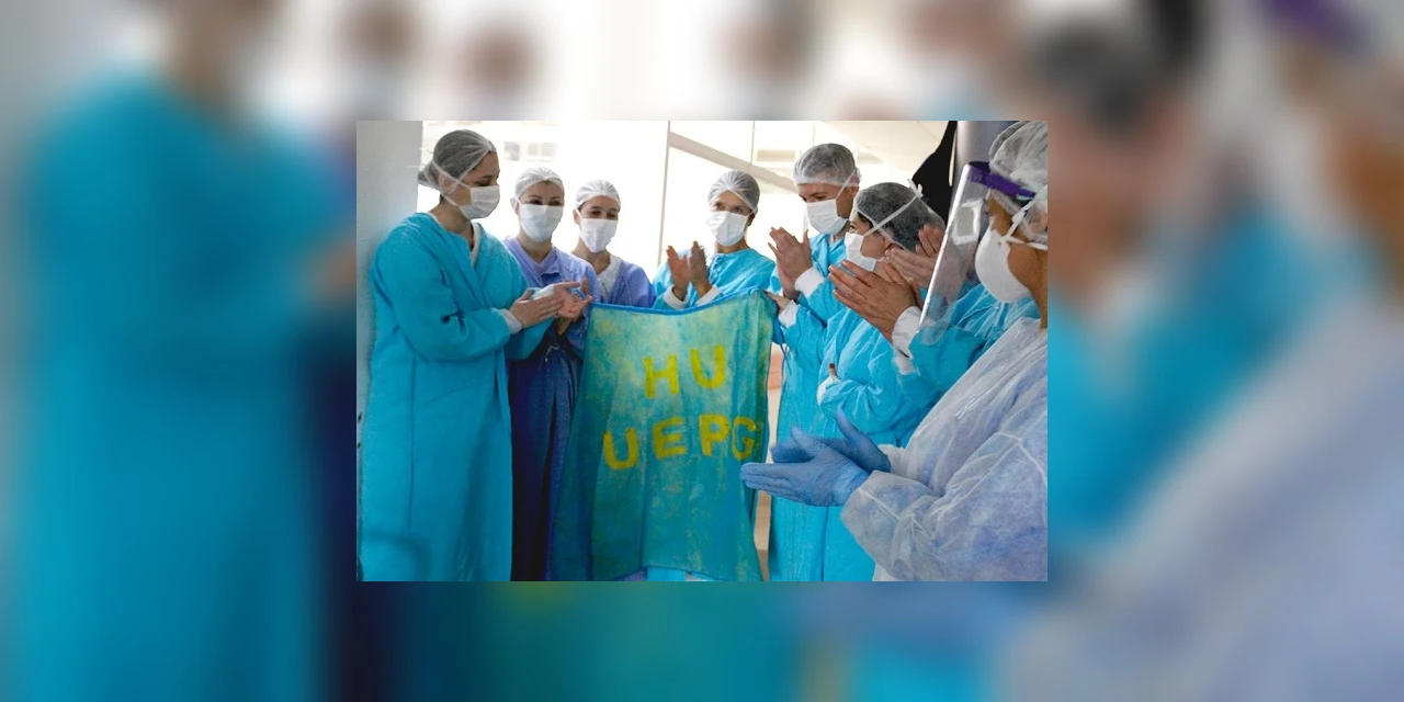 Vídeo: Vice-reitor da UEPG homenageia equipe do Hospital Universitário: "Super-heróis"