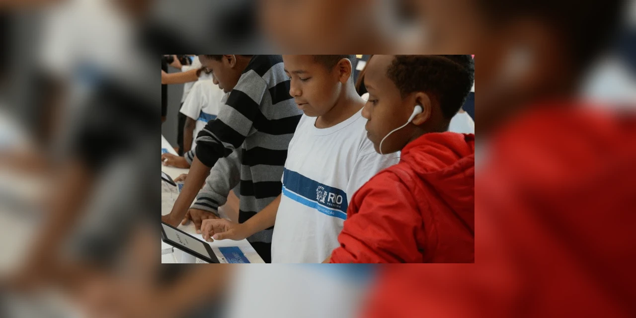 Cerca de 5 milhões de crianças e adolescentes brasileiros não têm internet em casa