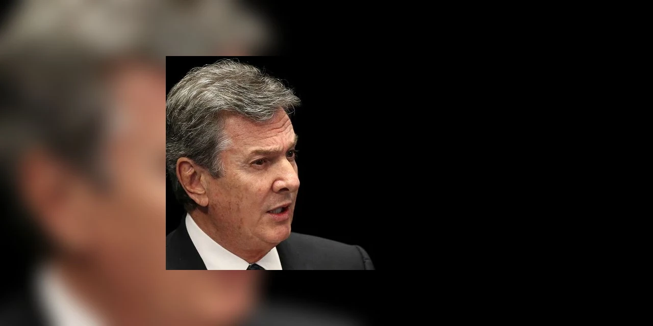 Collor pede desculpas por confisco da poupança após 30 anos