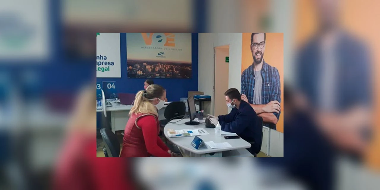Sala do Empreendedor inicia entrega do 'Cartão Comida Boa' para MEIs