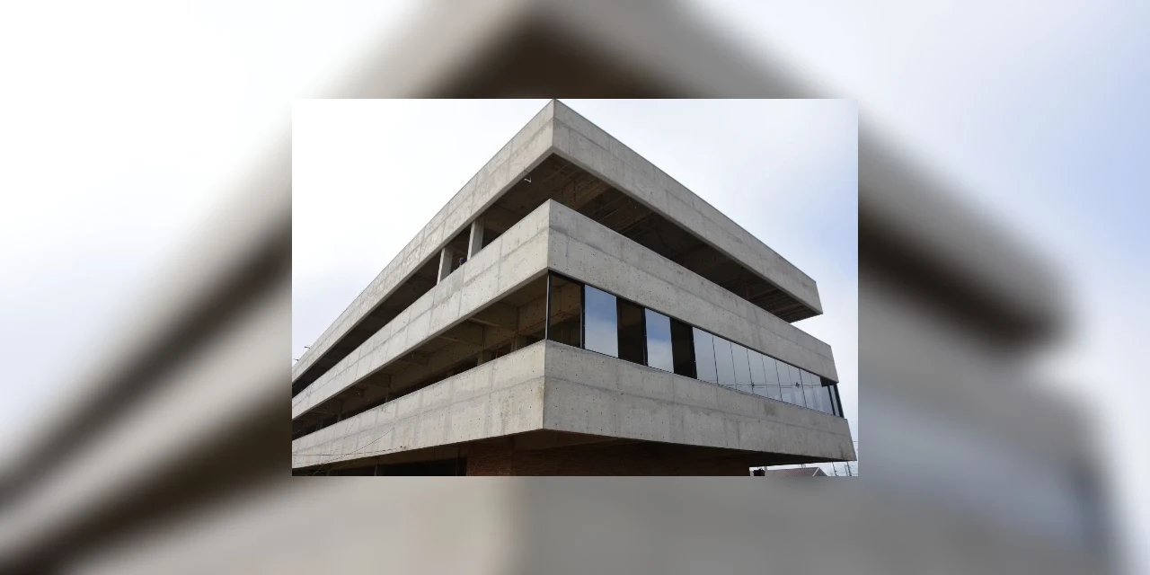 Obras da sede da Prefeitura de Carambeí estão 60% concluídas