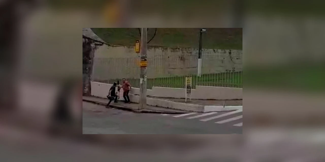 Homem quebra o dedo e agride cinegrafista; veja o vídeo